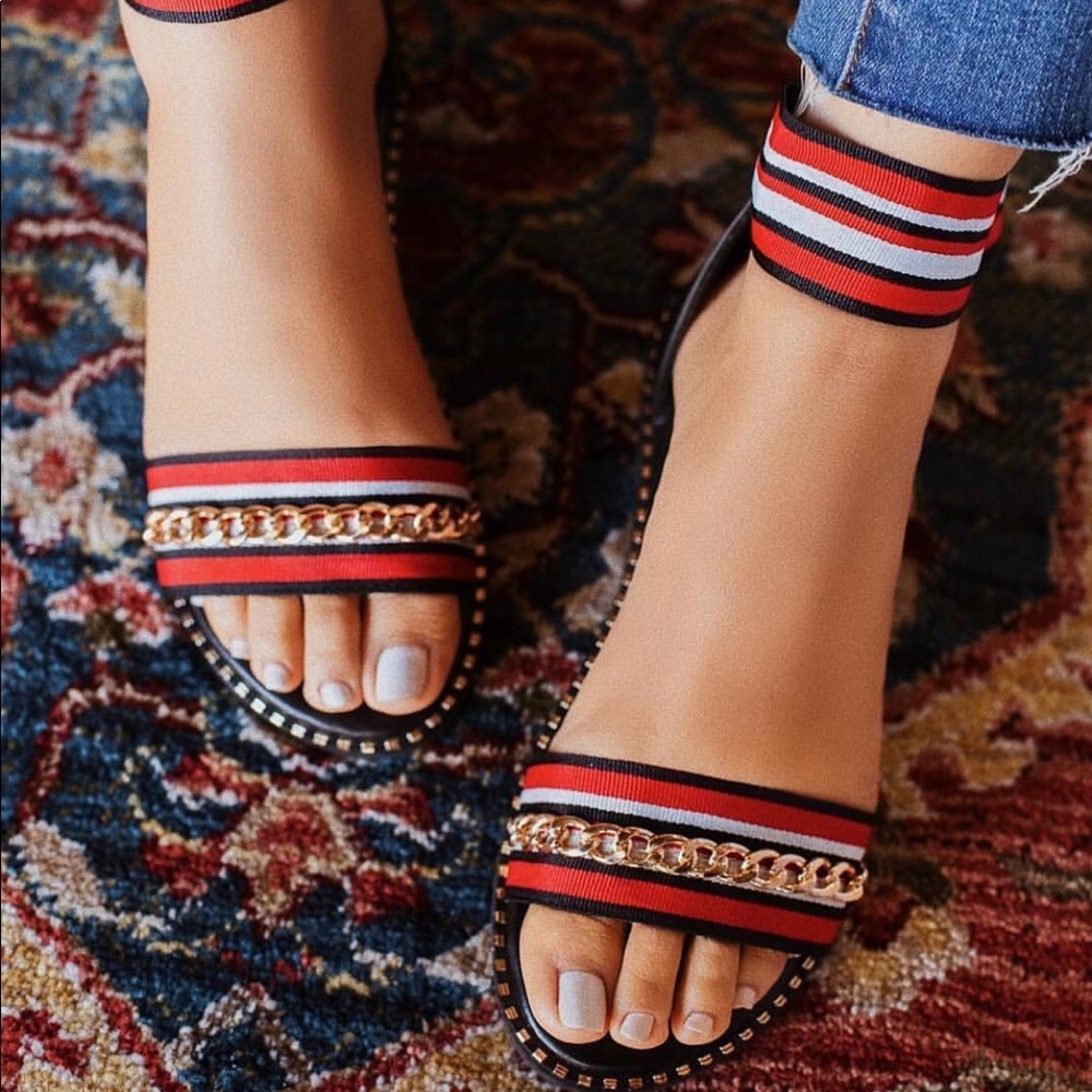 Women shoes sandals Super cute!